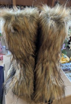 New faux fur woman's boots size 9 brown tones