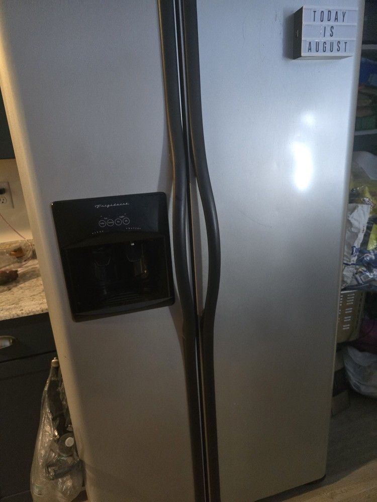 Refrigerator for sale, very good working condition