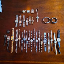 Lot of 32 working miscellaneous watches