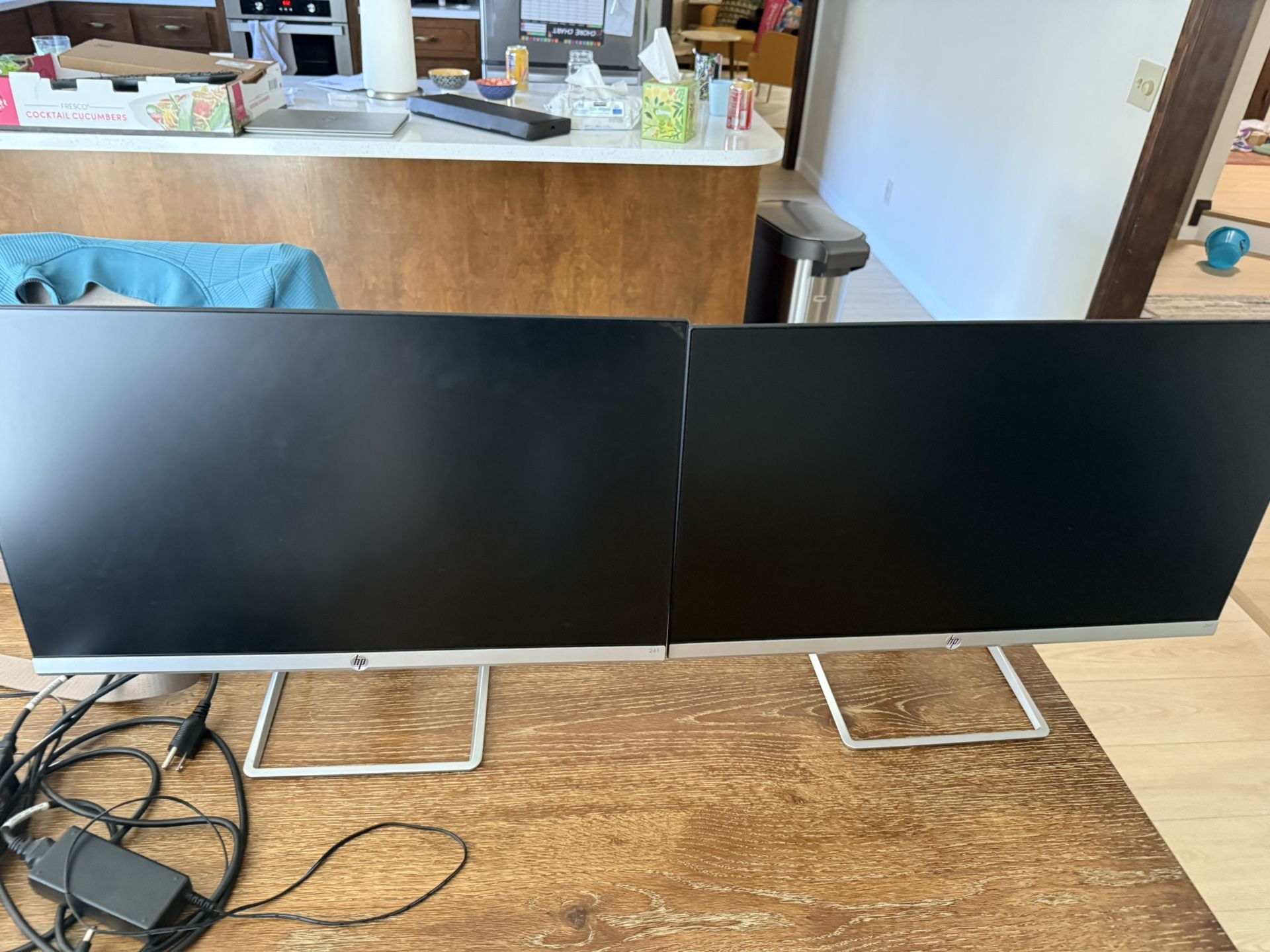Dual Monitors. LED HP 23.8” HD, HDMI, VGA