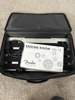 Fender Professional Pedalboard With Engine Room Power Supply