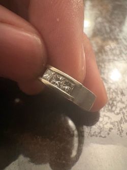 14k ring with natural diamonds