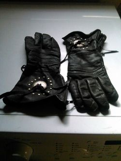 Womans motorcycle gloves and monarch motorcycle helmet size m from 1996 m# 503 25.00 for helmet