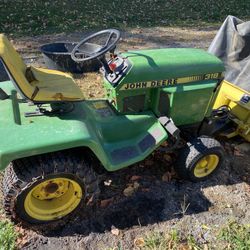 John Deere 318 Garden Tractor