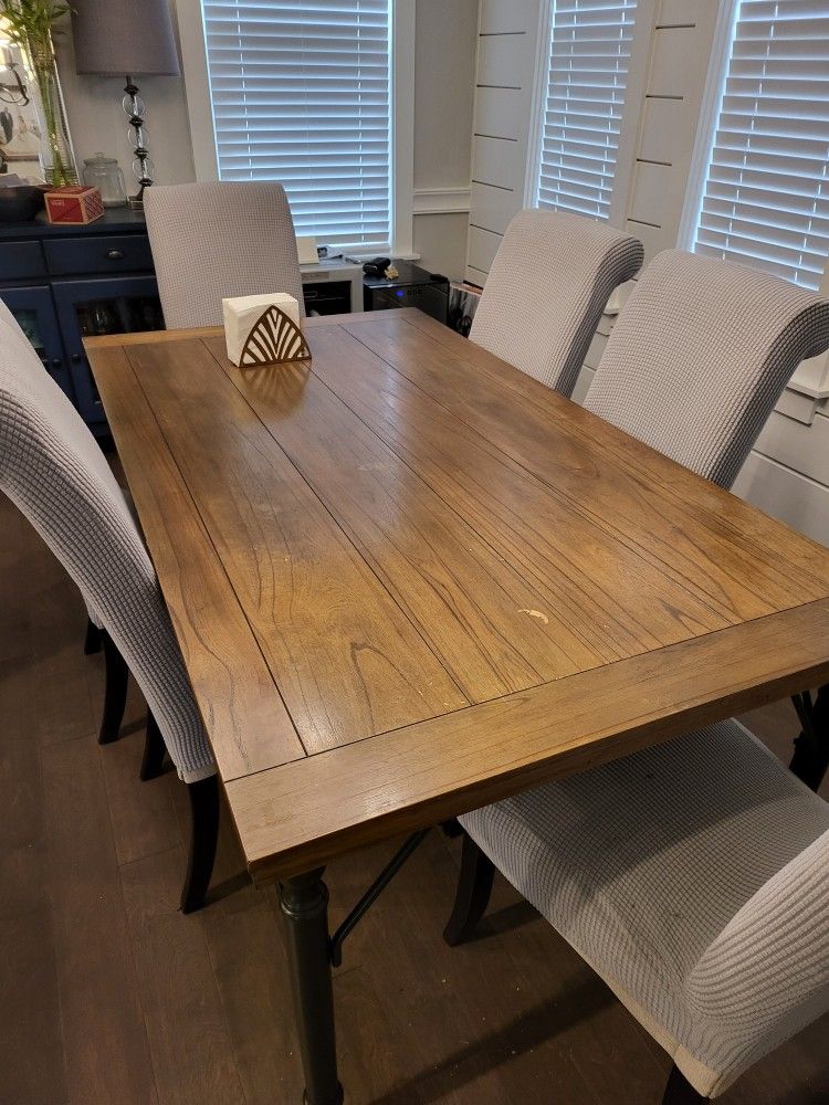 Ashley Dining Table Set 