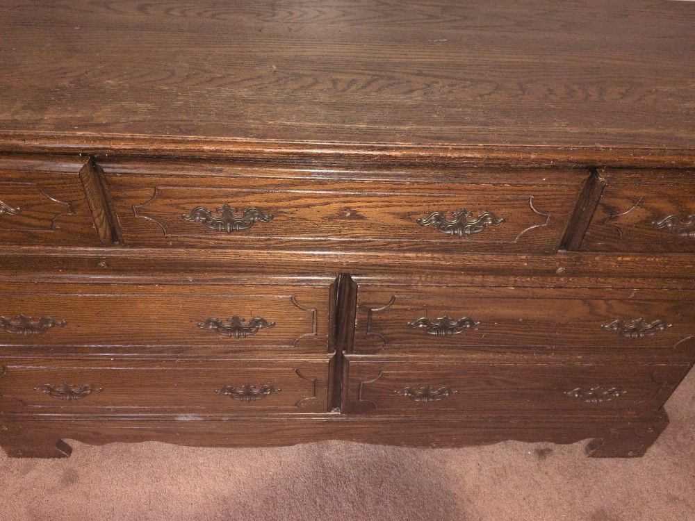 Dresser