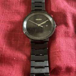 New Men’s Seiko black bracelet watch