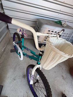 Girls Bike With Basket (20 inch)