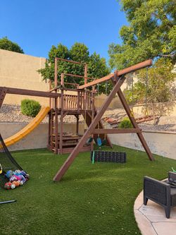 Outdoor swingset playset