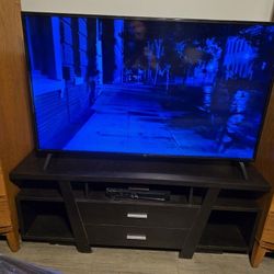 LG  Smart TV 3 YEARS OLD 60