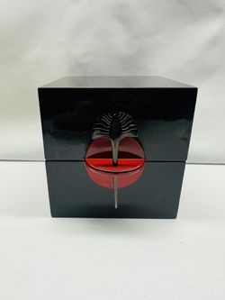Art Deco Asian Japonisme–Style Black and Red Lacquered Jewelry Box (Circa 1980s)
