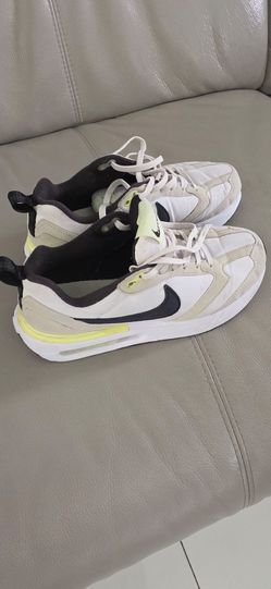 Boys Nike shoes sz 6