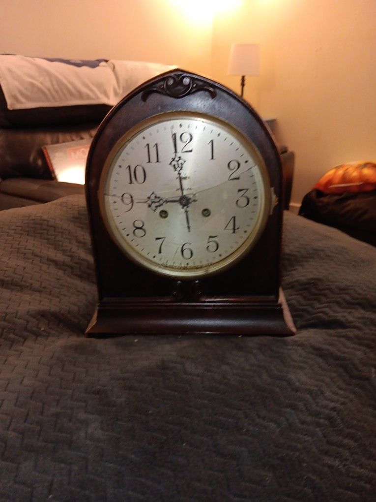 Bee Hive Mechinacal Clock, Large with gong