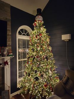 9 FT pre-lit Christmas tree