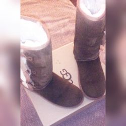 UGGs 7