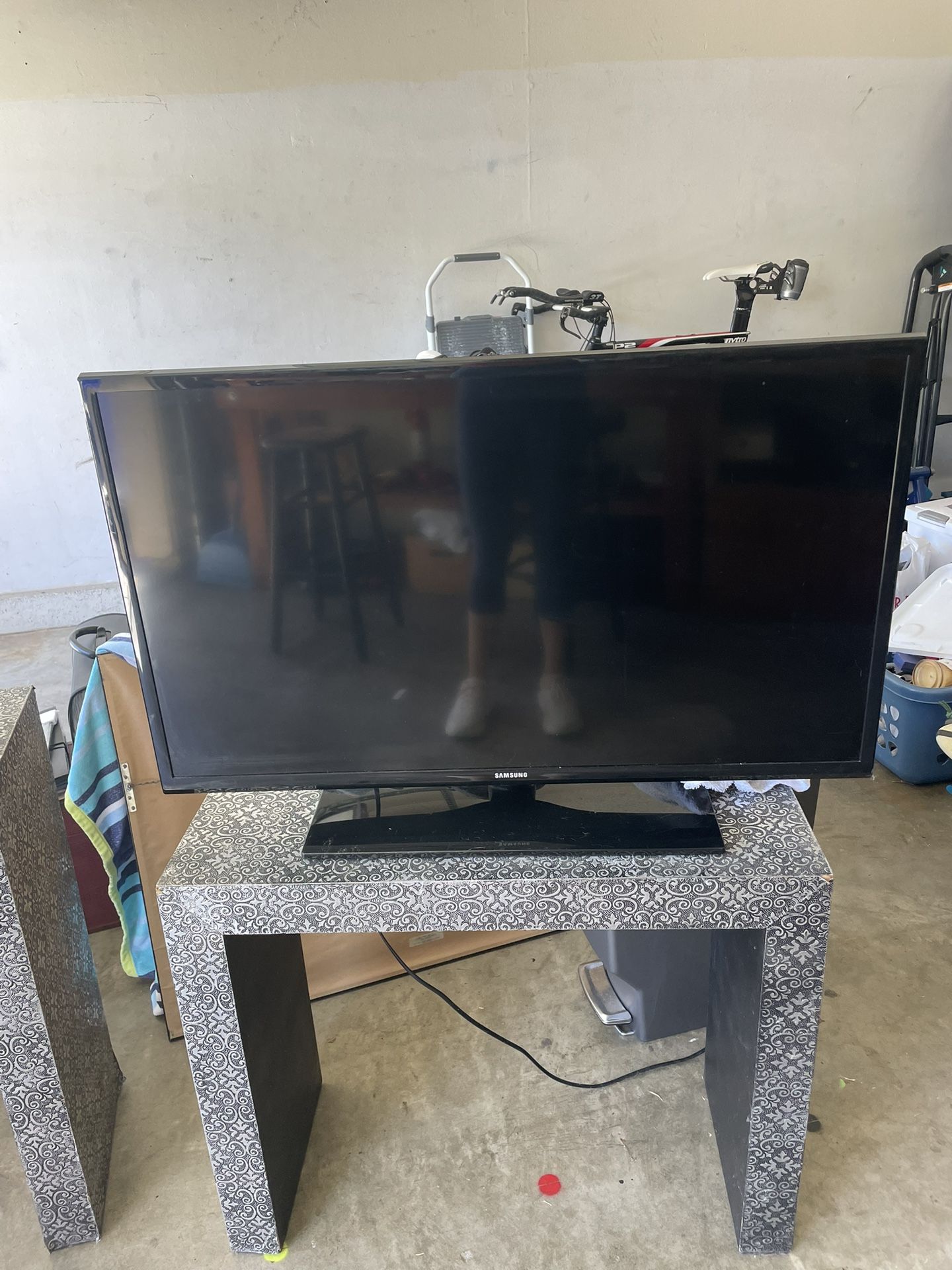 Samsung Un39fh5000 39in LED HDTV 1080p