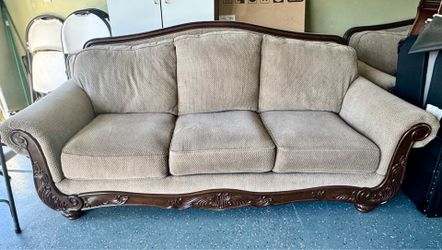 Sofas/Couches