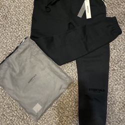 Essential Sweats Blk Size Large Cuffed