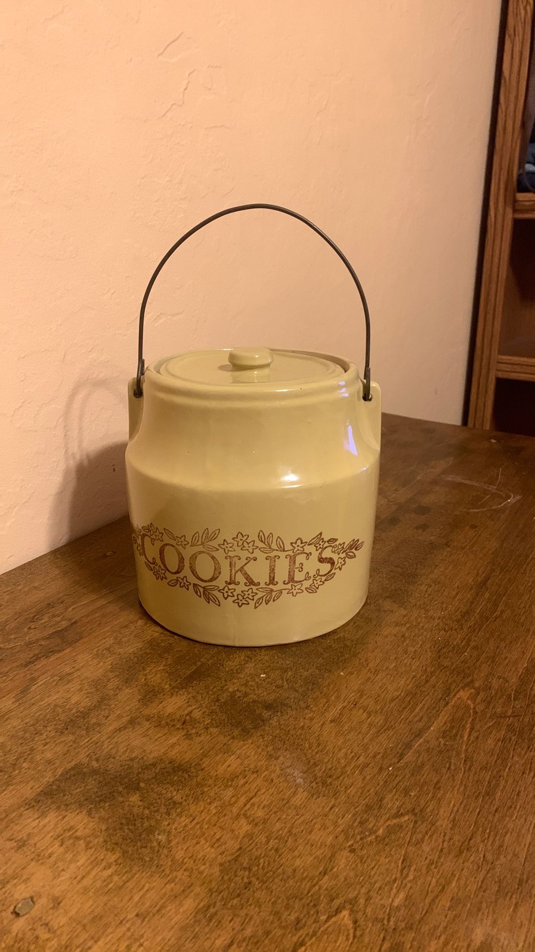 Vintage Monmouth Stoneware Cookie Jar. Mint