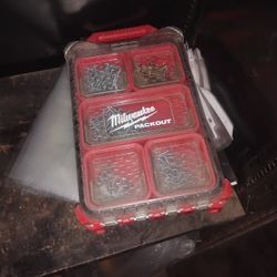 Milwaukee Box