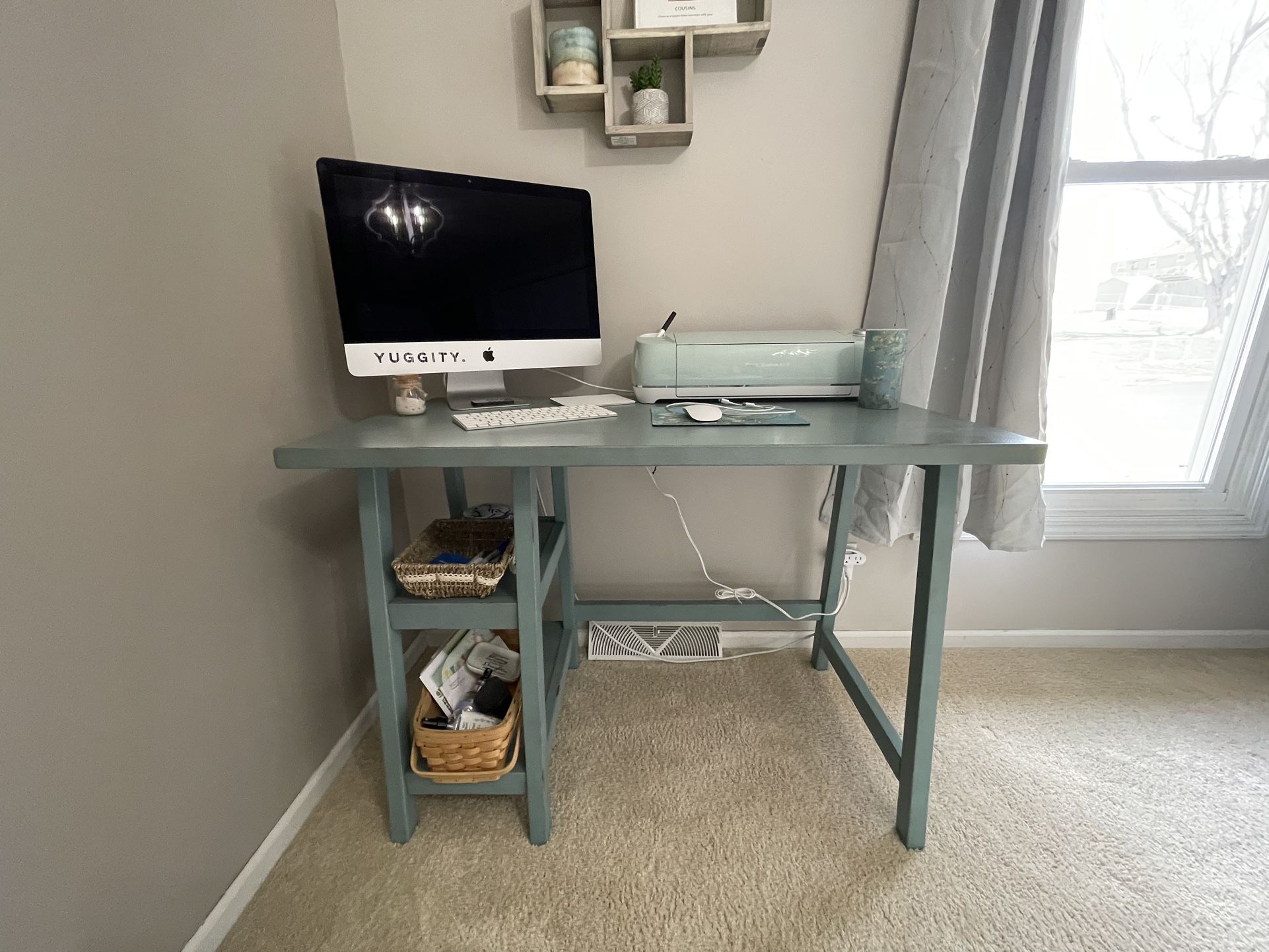 Make up Table Or Desk