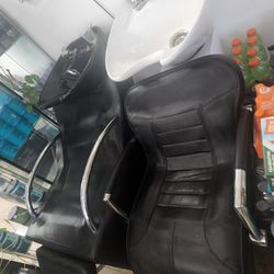 Shampoo Bowl And Chair