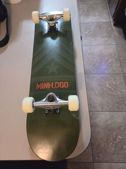Skateboard Mini Logo deck complete