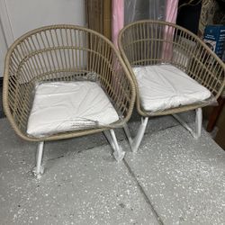 2 Outdoor Chairs 
