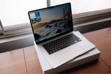 15” MacBook Air, M4, 512GB hard drive, 24GB of RAM