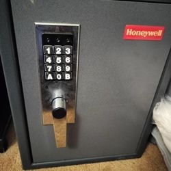 Honeywell Safe