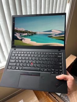 LIKE NEW Lenovo Thinkpad X1 CARBON Gen 8 | i7 2.11G | 16GB RAM | 475GB HDD