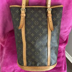 Authentic Louis Vuitton GM Bucket Bag