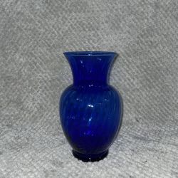 vintage Indiana Glass cobalt blue vase! 