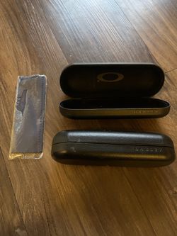 Small Round Black Oakley Sunglasses Cases (2)-
