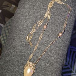 1928 Gold Toned Large Pearl Necklace