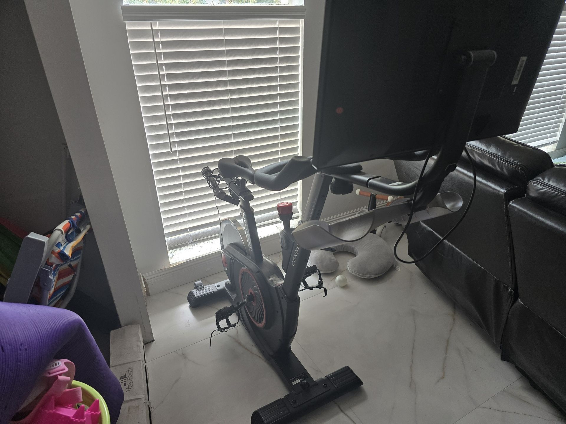 Echelon EX-5S-22 exercise bike!!