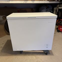 Insignia Chest Freezer 