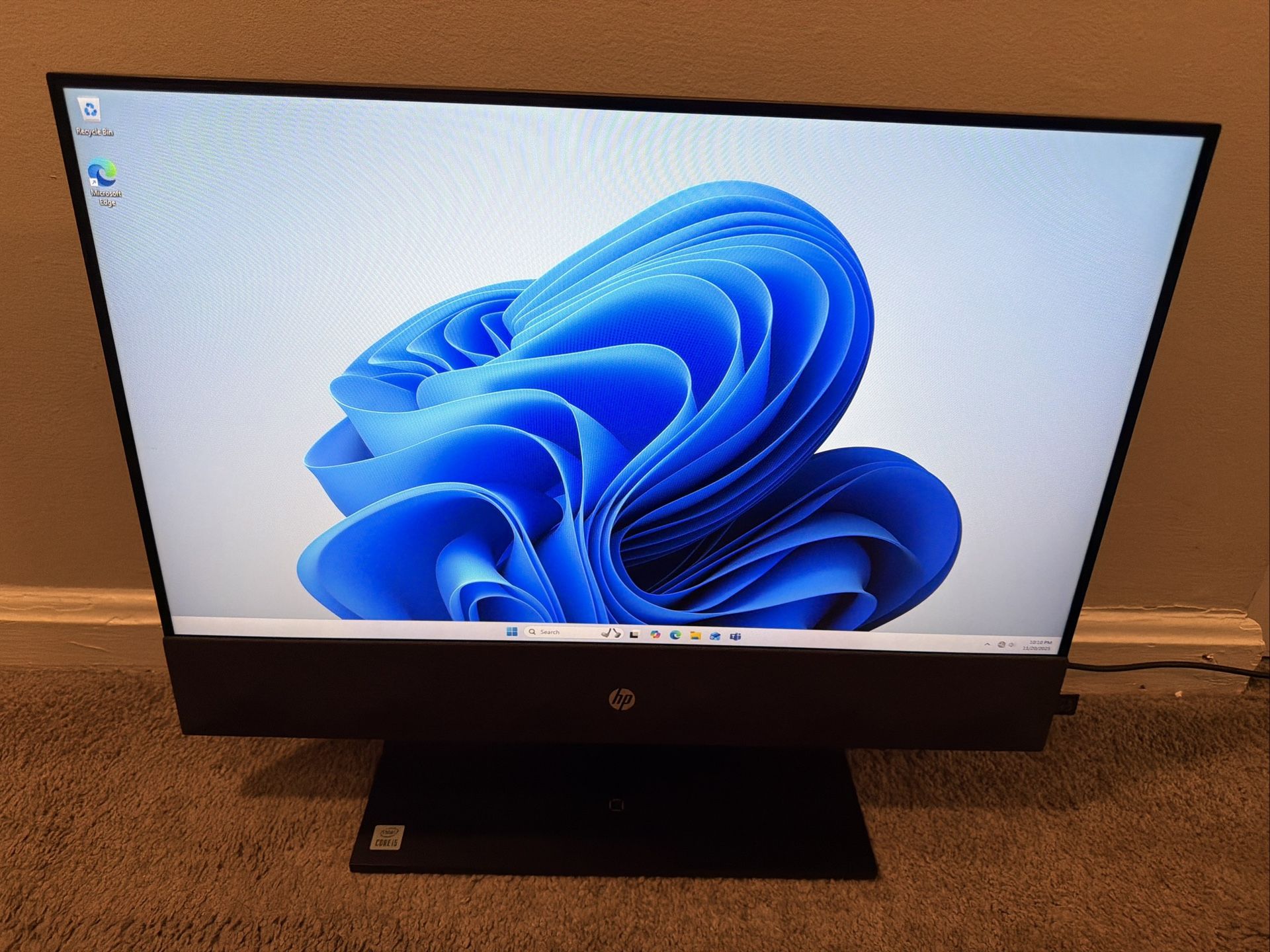 HP Pavilion All-In-One (24-k0024) 23.8 Inch FHD i5-10400T, 12GB RAM, 256GB