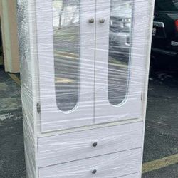 Tall White closet With Mirrors (( 