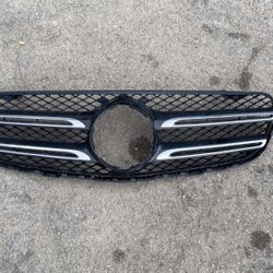 2016-2019 MERCEDES-BENZ GLC300 FRONT  GRILLE A(contact info removed) OEM 16 17 18 19