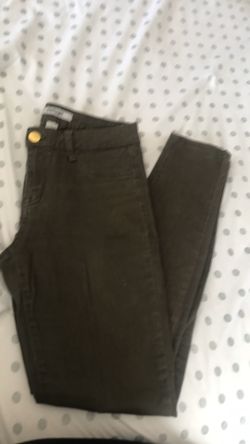 Size 4 Refuge skinny jeans