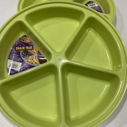 NWT Set of Two Green Hard Plastic Snack Trays, 13” diameter