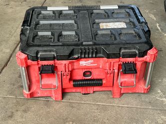 Caja con erramienta incluida $por 70 dólares por todo incluido