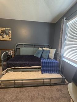 Pullout Bed with Trundle