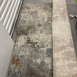 Stainmaster Origin21 area rug is made from 100% polyester. 