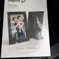 Digital picture frame: Nixplay Touchscreen 10.1 Unopened Brand New