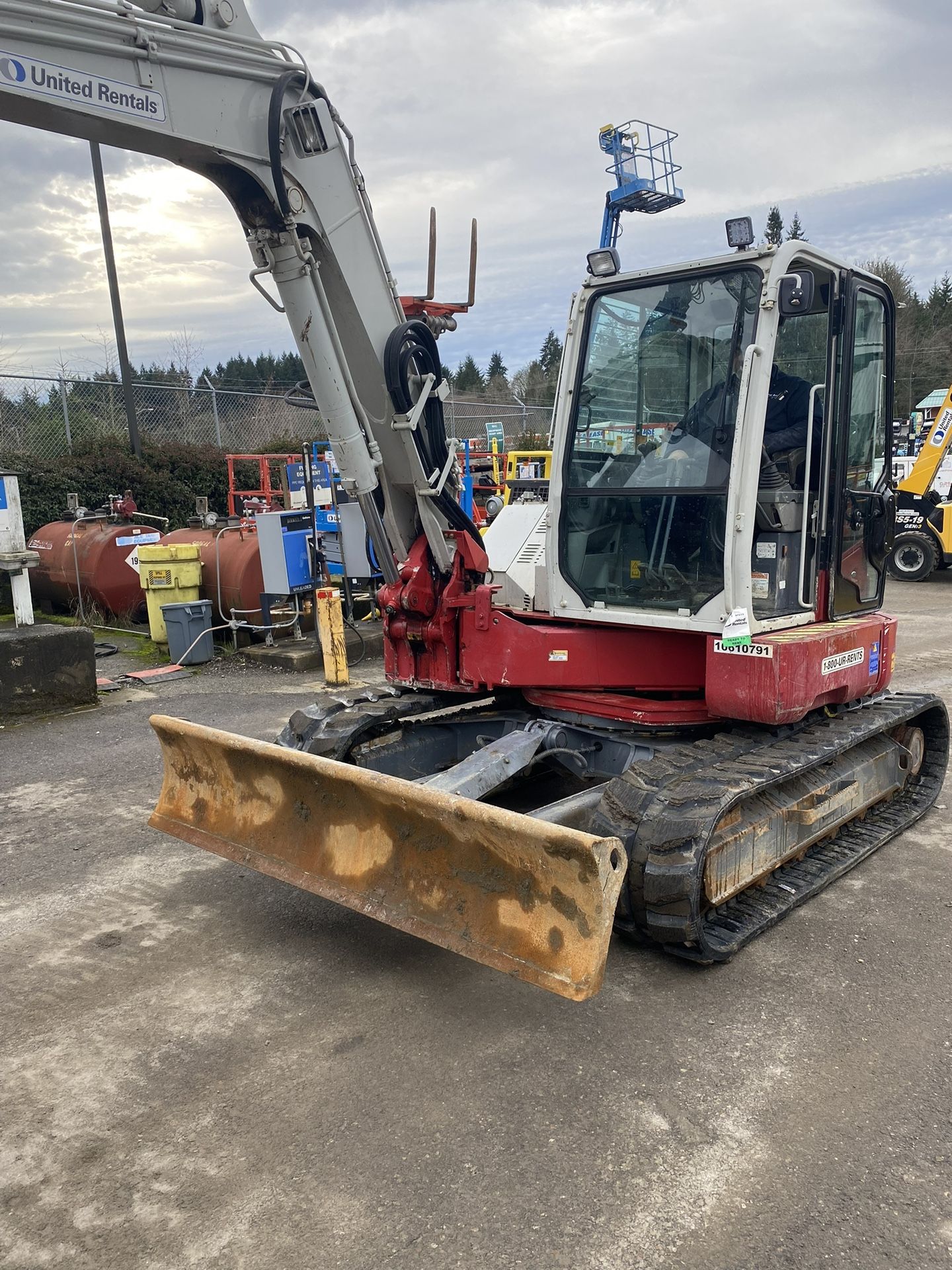 Takeuchi TB280FR (Cabbed Excavator)