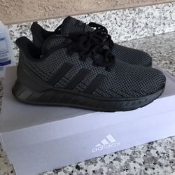 New Adidas Shoes Size 7