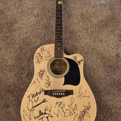 (WILL TAKE TRADES OF DECENT VALUE CARS TRUCKS QUADS DIRTBIKES TRAILERS ECT This guitar is awesome. Iis signed by some of the best comedians out the