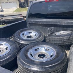 Dodge Ram 2500 Wheels and Tires